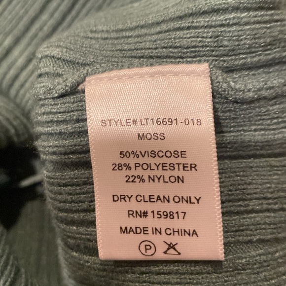 Small Altard State  green sweater - New with tags - Picture 4 of 4